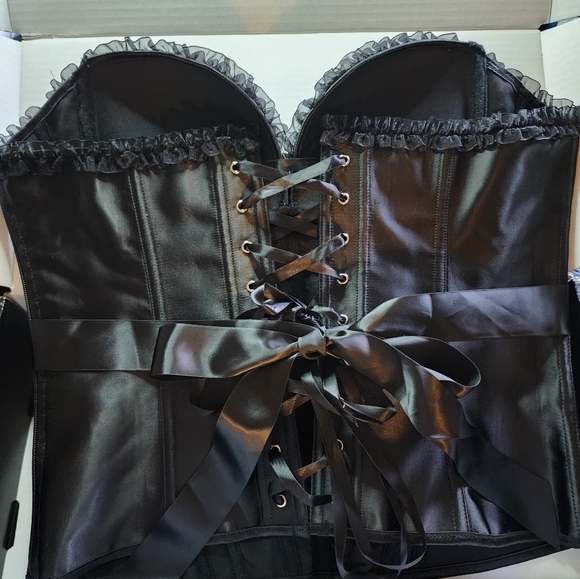Boned Corset - Picture 2 of 4